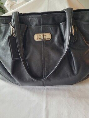 Coach Chelsea Jayden Autentic Black Leather Tote Handbag with Turn-Lock Closure